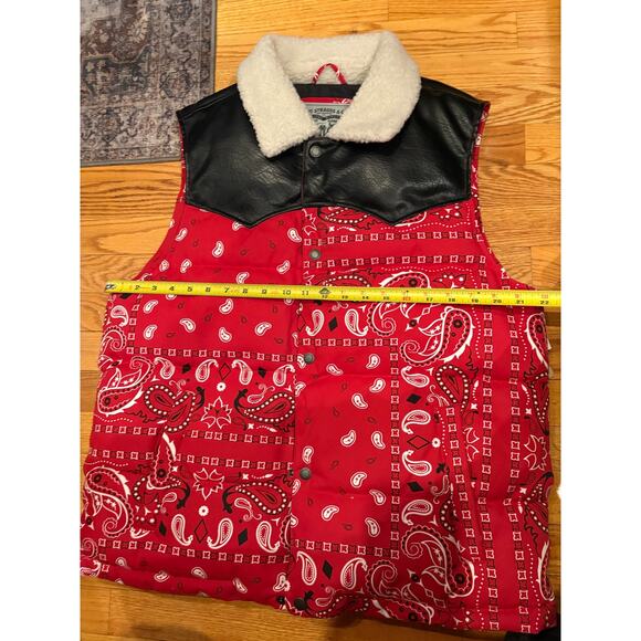 NWT Levis Mens Puffer Vest Red Bandana Faux Leather Sherpa Collar Western Size M - Picture 5 of 12